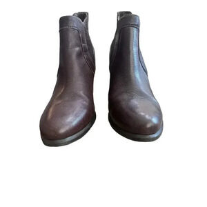 UGG Australia Women's Brown Leather Cobie Round Toe Heel Bootie Size 9.5